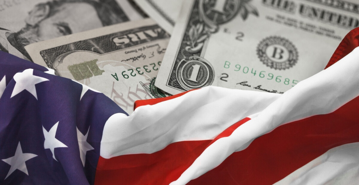 Equipo de movilidad revisando expedientes EB3